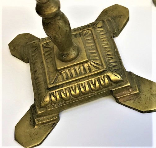 1950 ESKİ  PİRİNC SIRALI BOYLARDA  ÜC ADET AYAKKABI VİTRİN TEŞHİR STANTLARI 