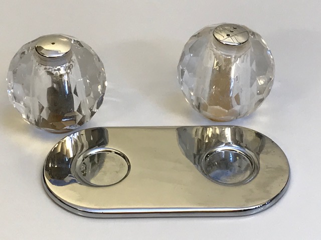 KESME KRISTAL METAL ALTLI 2 ADET TUZLUK VE KARABİBER TAKIMI 