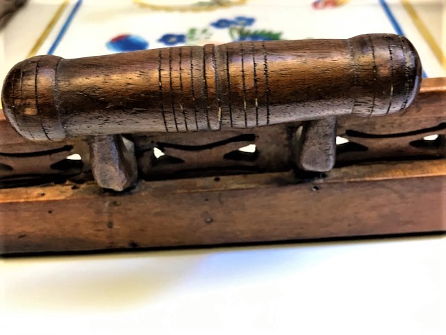 SİNOP CEZA EVİ İŞİ EL YAPIM CAM EL BOYAMA CİCEK GEYİK MOTİFLİ KUPLU TEPSİ