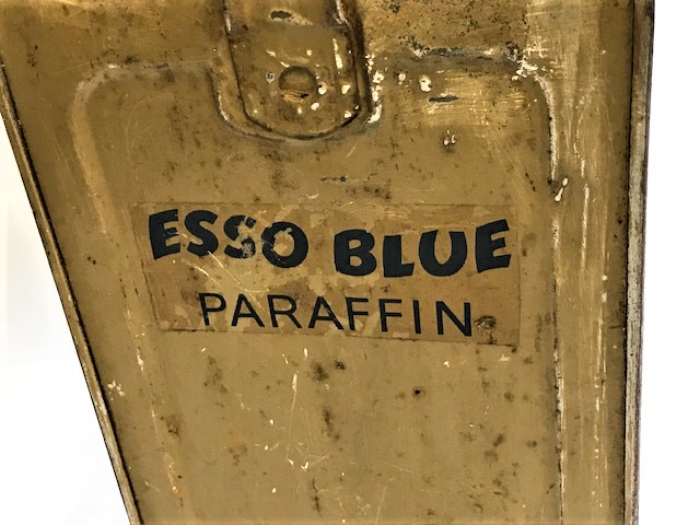 1950 ESSO BLUE PARAFFİN OİL GALON METAL KAPAKLI TAŞIMA KULPLU 1 GALON KAPASİTELİ METAL HAVA EMZİKLİ KULPLU TAŞINABİLİR BİDON