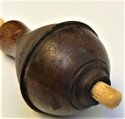 OSMANLI DÖNEMİ AHŞAP  VE KEMİK ACMA KAPAMA ANAHTARI HİZMETKAR UŞAK BAKICI CAGIRMA İŞARET ZİL DÜGMESİ