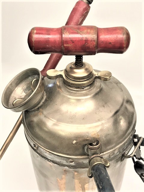 1940 AVRUPA BASINCLI POMPALI PİRİNC PERCİNLİ PİRİNC MEKANİK  İLACLAMA ALETİ