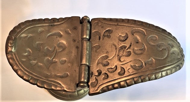 CİFT KAPAKLI AYAKLI ÜZERİ KABARTMA DESENLİ AVRUPA  CİFT ACILIR KAPANIR KAPAKLI PİRİNC BUHURDAN TUSSU KABI