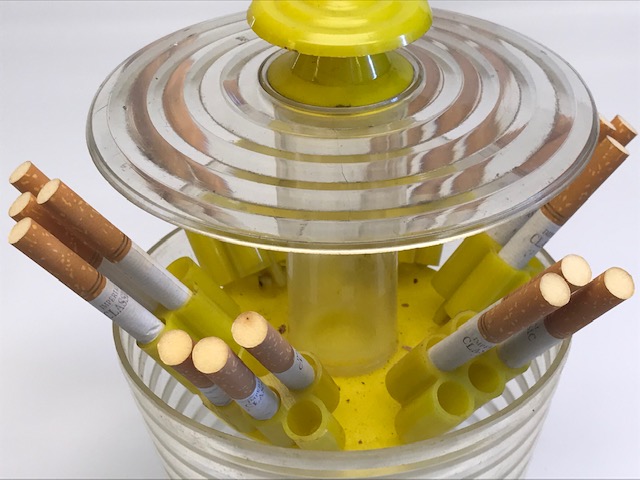 1960 LI YILLAR SARI ŞEFFAF MİKADAN SIGARA SUNUMU İKRAM ACILIR KAPANIR SUNUM TABLASI