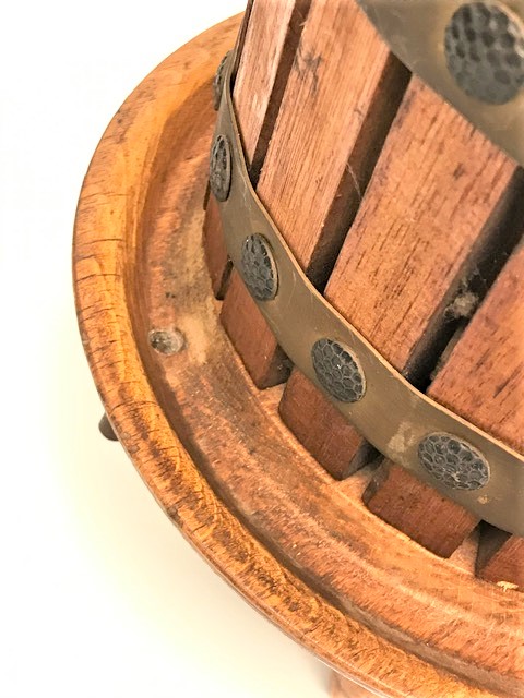 AHŞAP MEKANİK EL İLE MEYVA SUYU SIKMA APARATI GENELDE ŞARAP YAPIMINDA KULLANILAN