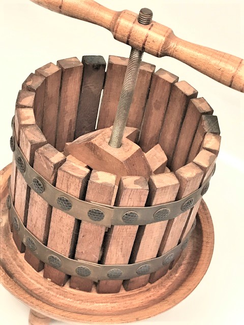 AHŞAP MEKANİK EL İLE MEYVA SUYU SIKMA APARATI GENELDE ŞARAP YAPIMINDA KULLANILAN