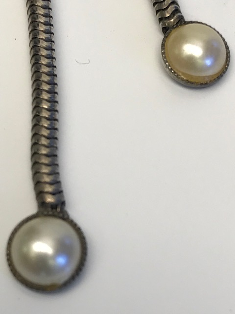 EL İŞCİLİKLİ SAKLI İNCİLİ VE 2 YARIM SARKIK İNCİLİ KOLYE SPİRAL ZİNCİRLİ ÖZEL TASARIM KOLYE