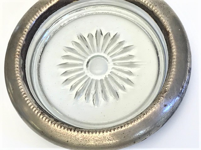 FRANSIZ 2 ADET CAM KÜL TABLASI  OSMANLI PAZARI İÇİN  YAPILMIŞ METAL CERCEVELİ KÜLLÜK