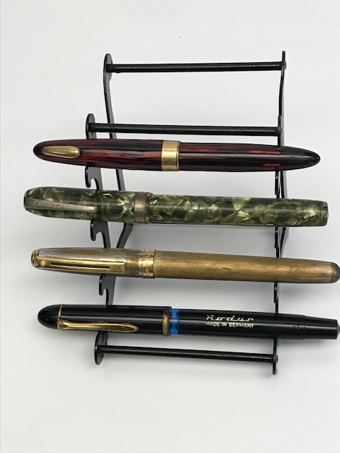 MASA ÜZERİ SİYAH METAL KALEM DİZME STANDI 4 ADET KALEM KOYULABİLİR