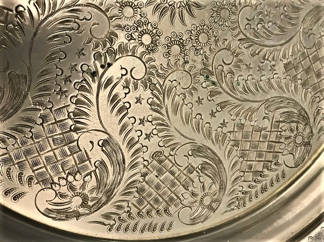 OSMANLI 3 AYAKLI GÜMÜŞ KAPLAMA  ÜZERİ KOMLE EL KALEM İŞİ  TAM  41 CM CAPINDA YUVARLAK TEPSİ