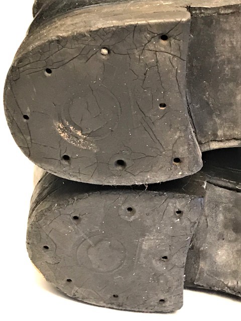 2. DUNYA SAVAŞINDA GİYİLMİŞ YASANMISLIGI OLAN  SUBAY CİZMESİ KÖSELE BOGAZLI  EL DİKİŞ 