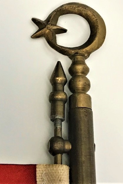 DEVLET MAKAM ARACLARINDA OTOMOBİL PİRİNC FLAMA BAYRAK DİREGİ AY YILDIZLI 