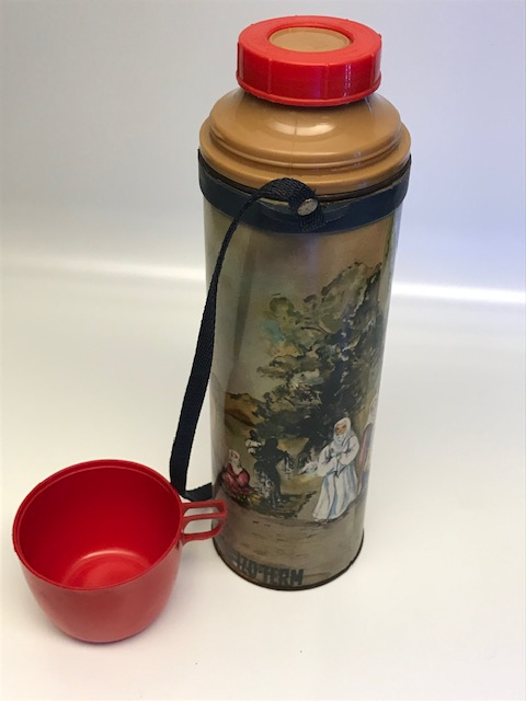 İZO TERM İÇİ CAM TERMOS DIŞI TENEKE ÜZERİ OSMANLI RESİMLERLE DÖŞENMİŞ KAPAKLI TERMOS