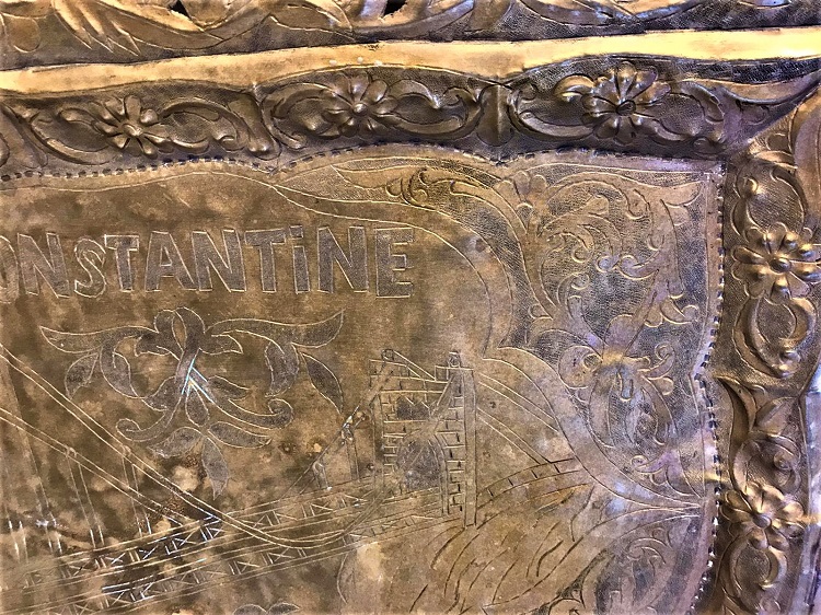 OSMANLI COSTANTİNE VE KÖPRÜ ÜZERİ KALEM İŞLEME EL YAPIM BÜYÜK BOY KULPLU  PİRİNC TEPSİ