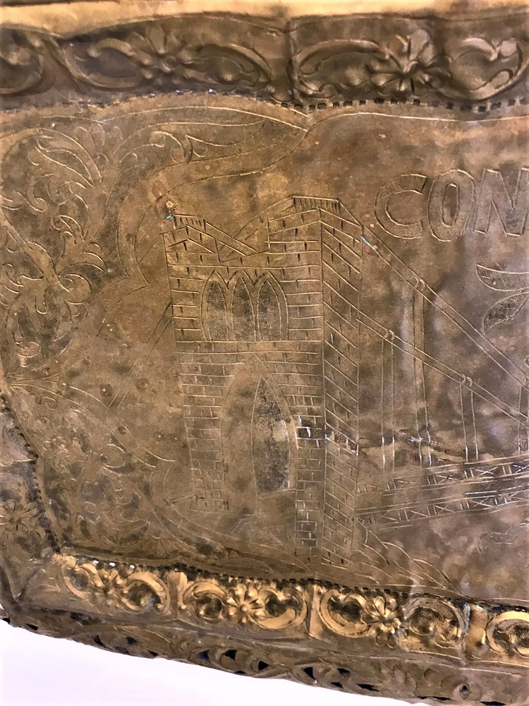 OSMANLI COSTANTİNE VE KÖPRÜ ÜZERİ KALEM İŞLEME EL YAPIM BÜYÜK BOY KULPLU  PİRİNC TEPSİ