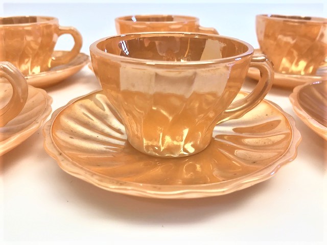 1970 AMERİCAN KAHVE FİNCAN TAKIMI 12 PARCA TABAKLARI VE KULPLU TURK TİPİ FİNCANLAR PARLAK BAL RENK