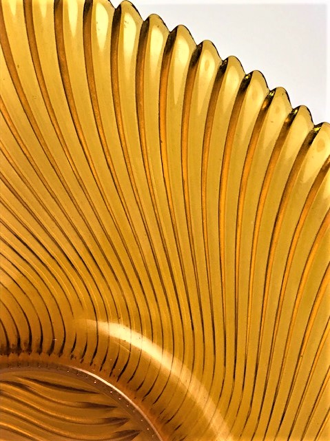 FRANSIZ CAM AYAKLI MASA ÜZERİ ORTA MEYVALIK