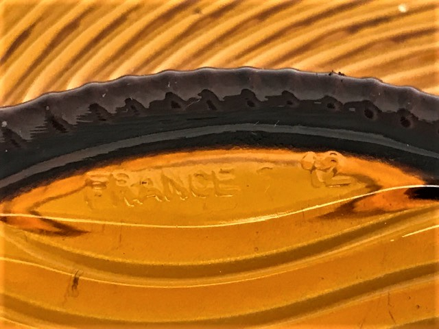 FRANSIZ CAM AYAKLI MASA ÜZERİ ORTA MEYVALIK