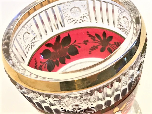 BOHEM KRISTAL ÜZERİ MİNE CİCEK KABARTMA EL İŞCİLİK  BUZLUK