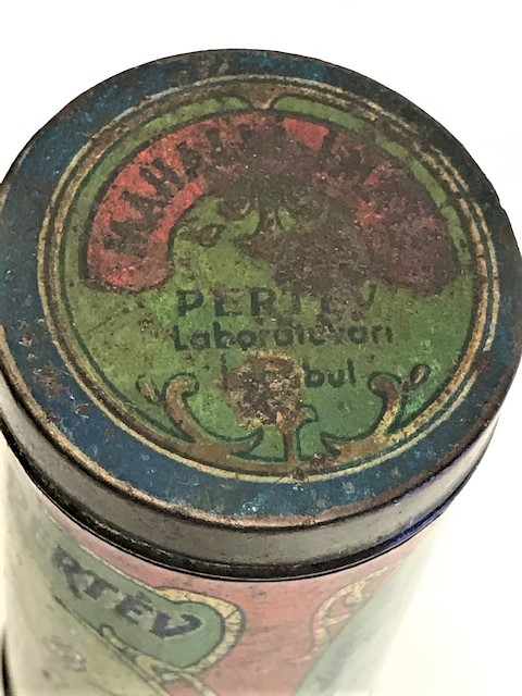 PERTEV COCUK PUDRA SI TENEKE KAPAKLI TELİKLİ KUTUSUNDA 