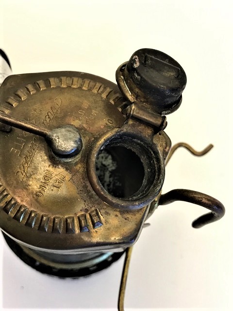 1924 PAT PENDING JUSTRITE AIR-COOLED GRIP PAT.PEND. MADE IN U.S.A MADENCİ KARPİT LAMBASI