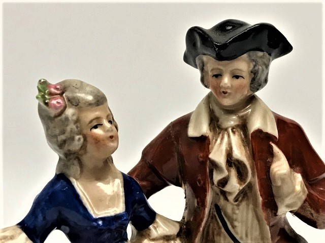 FARANSIZ PRENS VE PRENSEZS MAYZEN DAMGALI PORSELEN BİBLO 14 CM BOYUNDA 