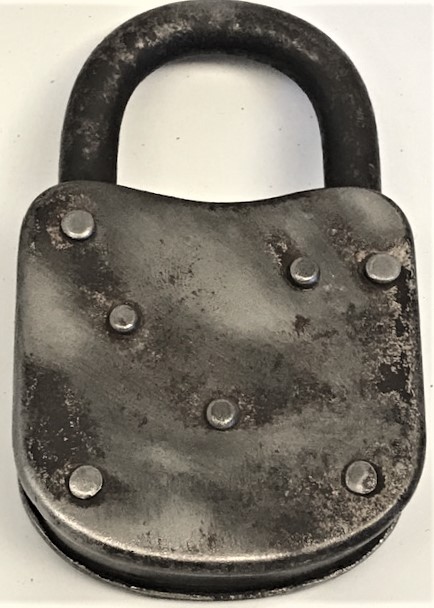 ALMAN MALI FONKSİYONLU PERCİNLİ  ASMA KİLİT ANAHTAR YERİ KEPENKLİ