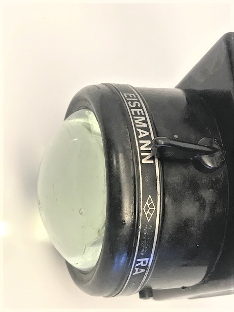 1940 MODEL EISEMANN BOSCH LAMP CAM BÜYÜK MERCEKLİ METAL TAŞINABİLİR PİLLİ FENER