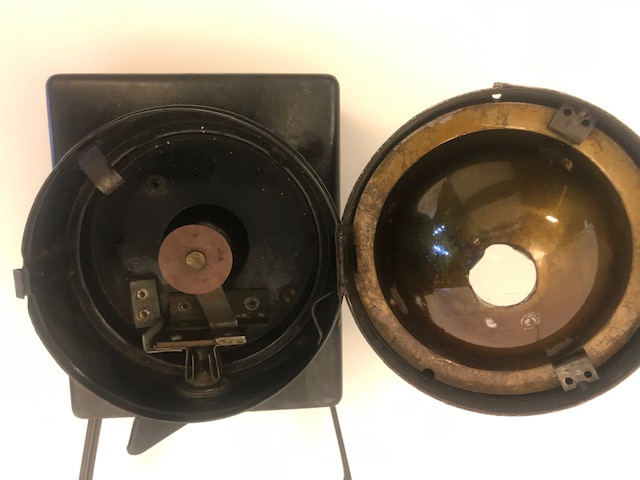 1940 MODEL EISEMANN BOSCH LAMP CAM BÜYÜK MERCEKLİ METAL TAŞINABİLİR PİLLİ FENER