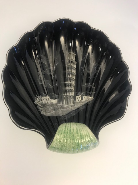 İSTİRİDYE ŞEKLİNDE MASA ÜZERİ VEYA DUVARA ASILABİLEN PORSELEN PİZA KULESİ EL YAPIM CİZİM