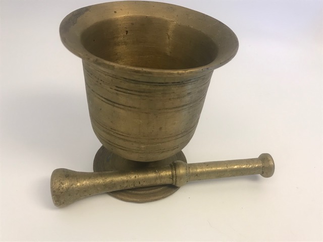 1950 YILLAR PİRİNC HAVAN ORTA BOY EL KOLLU CATLAKSIZDIR