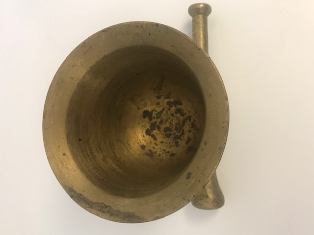 1950 YILLAR PİRİNC HAVAN ORTA BOY EL KOLLU CATLAKSIZDIR