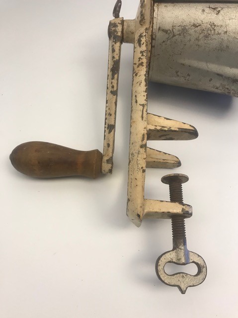 1940 PORKERT  IDEAL P.C METAL KOLLU MEKANİK DEMİR DÖKÜM  MUTFAK ÖGÜTÜCÜ