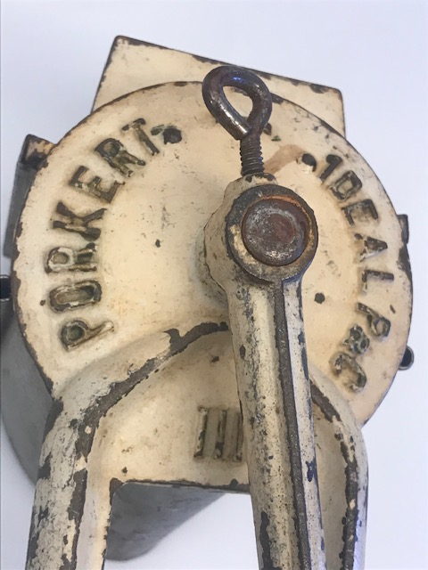 1940 PORKERT  IDEAL P.C METAL KOLLU MEKANİK DEMİR DÖKÜM  MUTFAK ÖGÜTÜCÜ