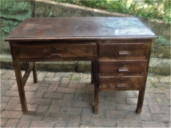 AHŞAP MASİF KAYIN AGACINDAN YAPILMIŞ 1950 YILLAR CALIŞMA MASASI DÖRT CEKMECELİ 