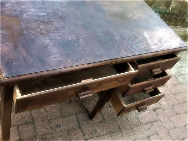 AHŞAP MASİF KAYIN AGACINDAN YAPILMIŞ 1950 YILLAR CALIŞMA MASASI DÖRT CEKMECELİ 