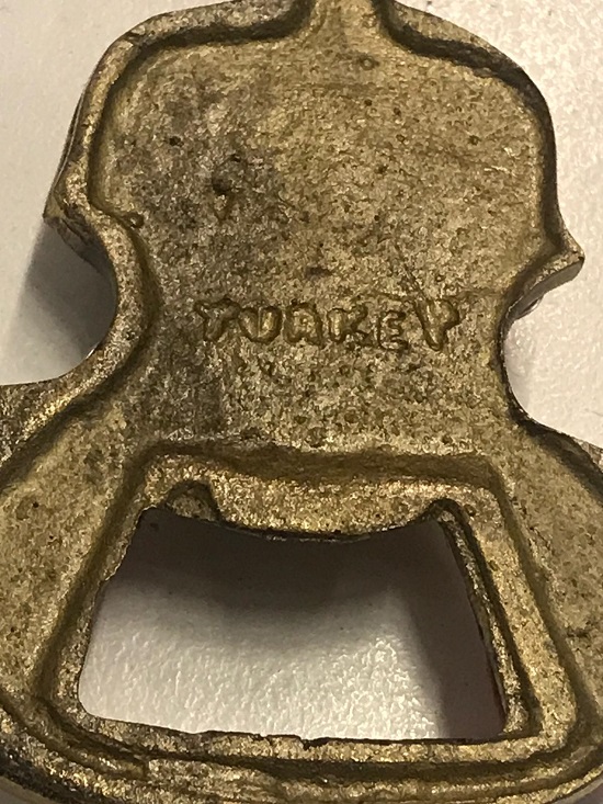 PİRİNC TAŞLARLA SÜSLÜ  GİTAR ŞEKLİNDE TURİSTLİK AMACLI ÜRETİLMİŞ KAPAK ŞİŞE ACACAK