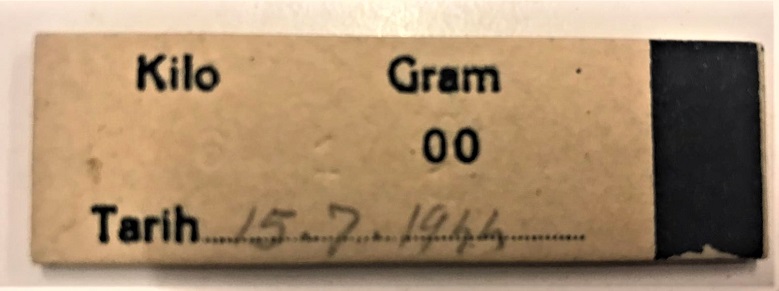 15.07.1944 TARİHLİ  BEYOGLU İSTANBUL  KANZUK ECZANESİ KARTON TARTI FİŞİ 