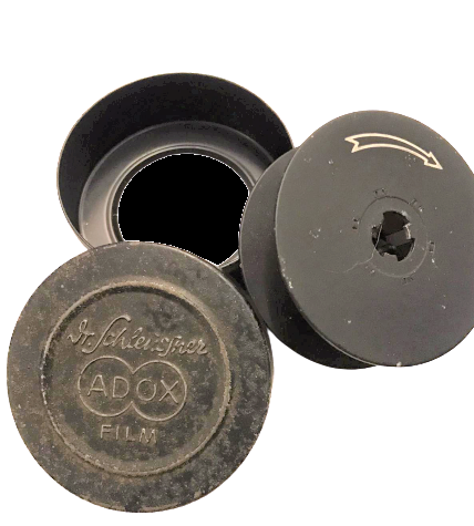 SESİZ SİNEMANIN 16 MM N SCHLEUSSNER ADOX FİLM TENEKE KAPAKLI MAKARA KUTUSUNDA İTALYAN 1800 YILLAR