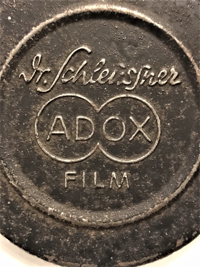 SESİZ SİNEMANIN 16 MM N SCHLEUSSNER ADOX FİLM TENEKE KAPAKLI MAKARA KUTUSUNDA İTALYAN 1800 YILLAR