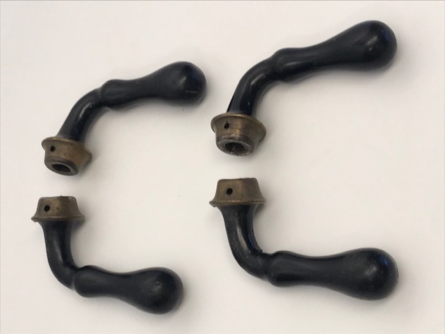 SİYAH RENKDE 1930 YILLARIN DEMİR DÖKÜM KAPI KOLU 4 ADET