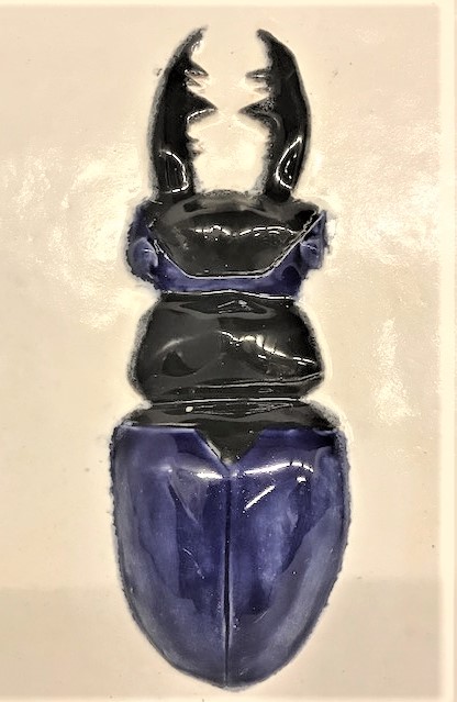 SERAMİK PANO ÜZERİNE 3 ADET KABARTMA RENKLİ BÖCEKLER SANATCI CALIŞMASI 20X29 CM ÖLCÜLERDE