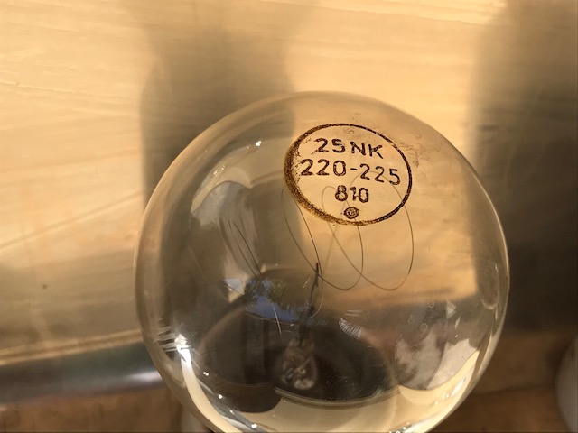 1950 ANTİKA ERA CİFT KAPAKLI MASİF ORTOPEDİ KONTUARI 12 ADET FLEMANLI LAMBA İLE TEDAVİ ALETİ