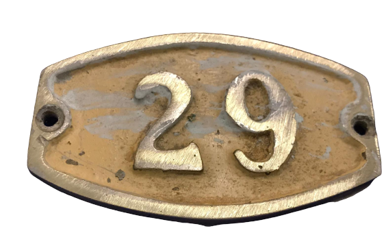 1950 PİRİNC ESKİ KAPI NUMARASI 29 NUMARA 56 X 34 MM OVALİMSİ FORMDA