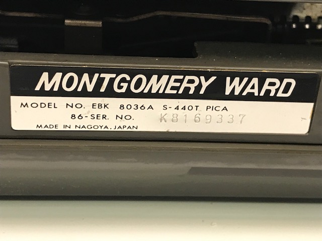 MONTGOMERY WARD SIGNARURE 440 T MEKANİK MANUEL DAKTİLO JAPON CANTASINDA