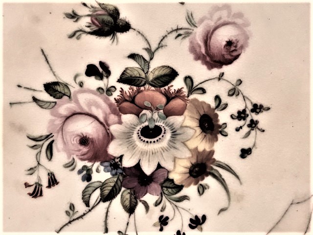 1800 YILLAR SOKAK TAMİRCİLERİNİN TAMİR YAPTIGI EL İŞCİLİKLİ BOYAMALI SERVİS PORSELEN TABAK