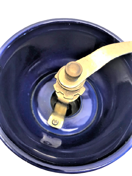 1960 AHŞAP PERCİNLİ CEKMECELİ PORSELEN HAZNELİ MEKANİK İNCE KALIN CEKEBİLME AYARLI KAHVE DEGİRMENİ