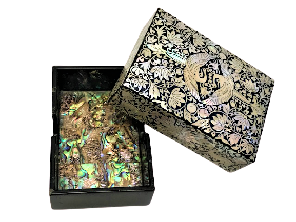 AHŞAP ÜZERİNE SEDEF TESTERE EL İŞİ ANKA KUŞ VE CEYLAN FUGURLU KAPAKLI  MUCEVHER KUTUSU