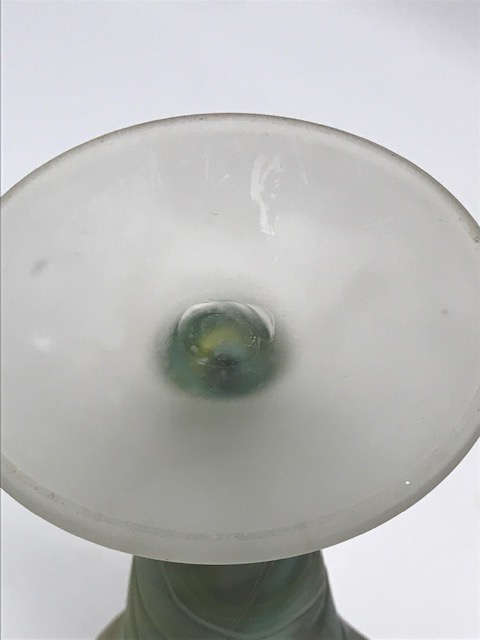 BUZLU SARI YEŞİL TONLARDA MURANO EL İŞCİLİKLİ  SANATCI İMZALI KOPARMA BURGU VAZO 