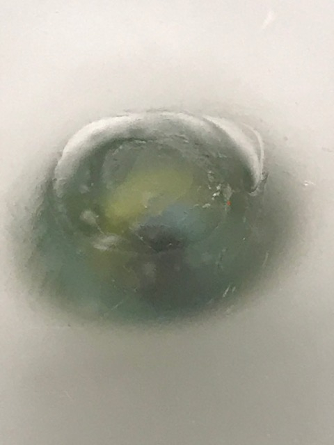 BUZLU SARI YEŞİL TONLARDA MURANO EL İŞCİLİKLİ  SANATCI İMZALI KOPARMA BURGU VAZO 